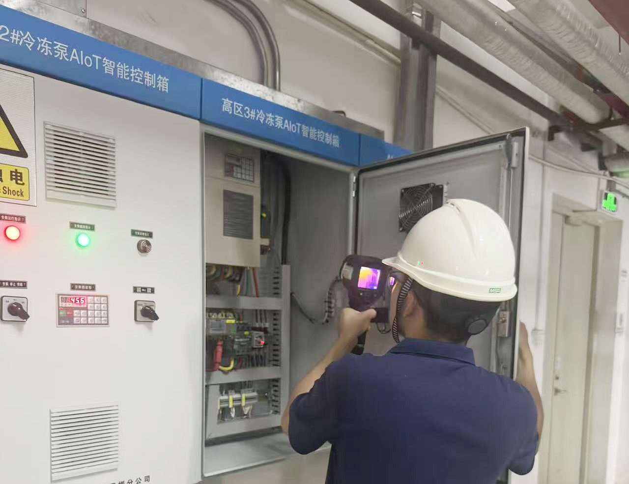 制造业生产车间现场电气消防检测作业照片