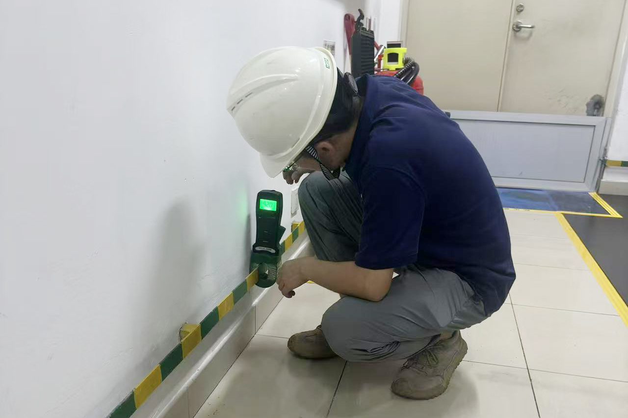 东莞工业园区现场电气消防检测作业照片